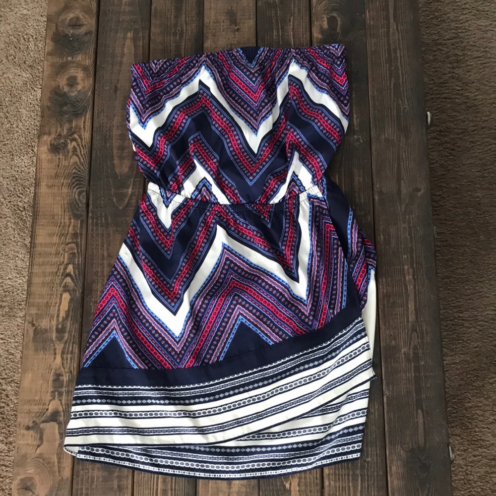 5/$20 ✨ Strapless Geometric Express Dress